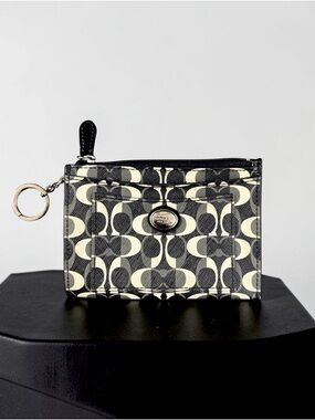 Coach Signature Peyton Dream Modern Black & Cream Wallet